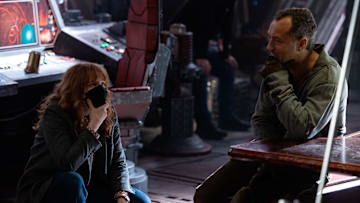 (L-R) Bryce Dallas Howard and Jude Law on the set of Lucasfilm's STAR WARS: SKELETON CREW, exclusively on Disney+. ©2024 Lucasfilm Ltd. & TM. All Rights Reserved.