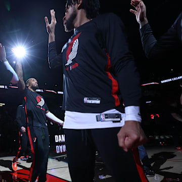 The Trail Blazers are set to sell to Tom Dundon, owner of the NHL's Hurricanes.