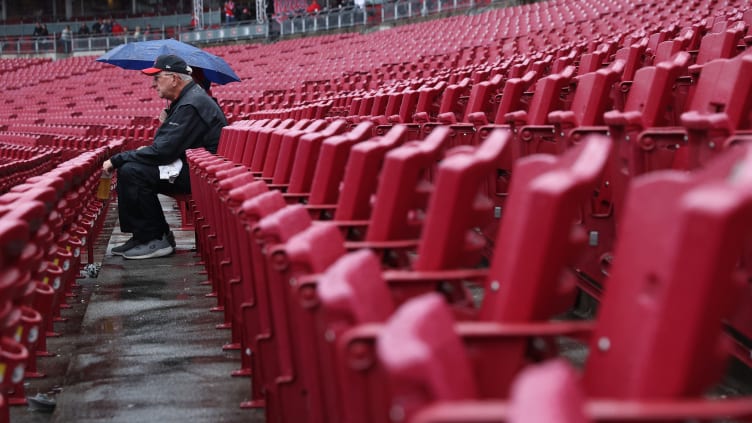 Cincinnati Reds rain delay