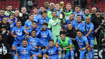 Cruz Azul se llevó el trofeo de la Copa Sky al imponerse a Chivas.