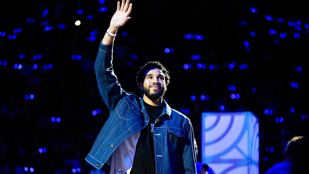 Oct 3, 2025; Durham, NC, USA; Jayson Tatum, NBA Boston Celtics Player helps coach alongside Duke Blue Devils head coach Jon Scheyer during the Countdown to Craziness at the Cameron Indoor Stadium. Mandatory Credit: Jaylynn Nash-Imagn Images Oct 3, 2025; Durham, NC, USA; Jayson Tatum, NBA Boston Celtics Player helps coach alongside Duke Blue Devils head coach Jon Scheyer during the Countdown to Craziness at the Cameron Indoor Stadium. Mandatory Credit: Jaylynn Nash-Imagn Images