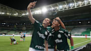 Raphael Veiga e Rony passaram pelo Athletico-PR antes de se destacarem no Palmeiras. 