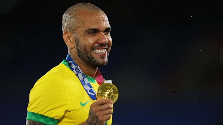 Dani Alves to maintain meeting with Barcelona over shock go back