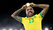 Dani Alves con Brasil