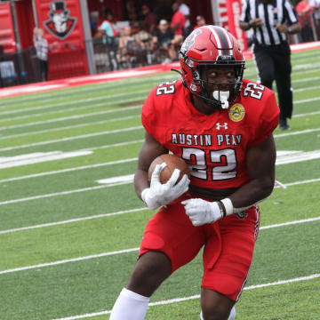 Austin Peay running back Jevon Jackson (22) cuts up field on a run play in the second quarter against Mississippi Valley State during their college football game Saturday, Sept. 10, 2022 at Fortera Stadium in Clarksville, Tennessee.