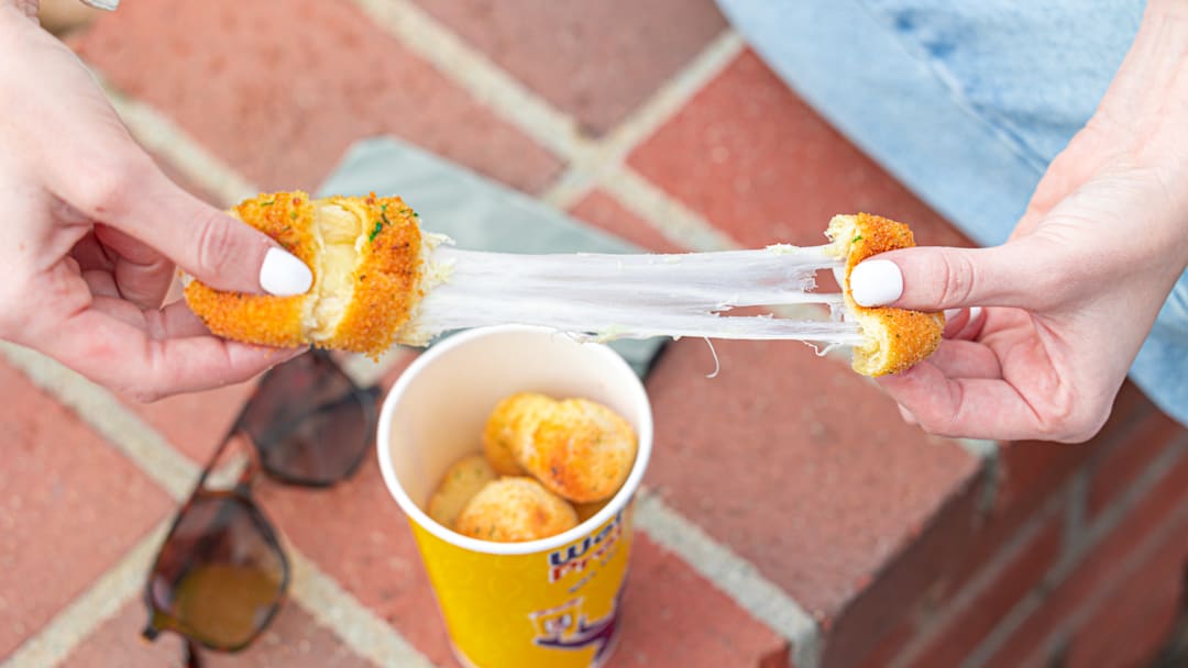Wetzel's Pretzels Mozzarella Stickz 