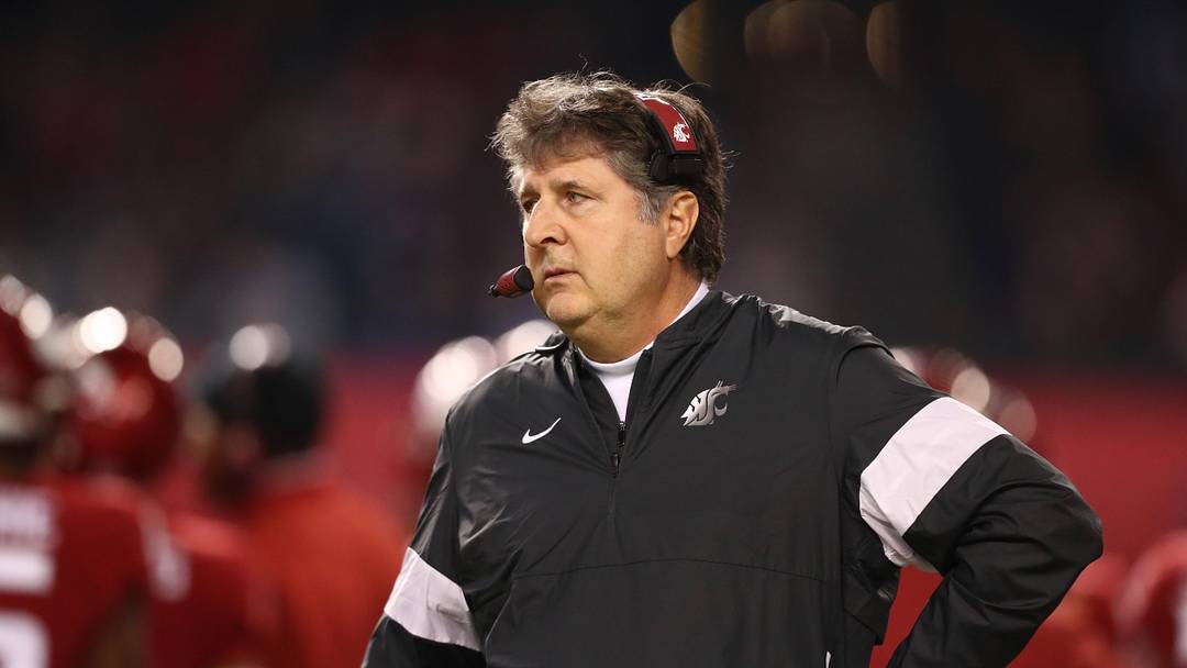 Dec 27, 2019; Phoenix, Arizona, USA; Washington State Cougars head coach Mike Leach against the Air Force Falcons during the Cheez-It Bowl at Chase Field. Mandatory Credit: Mark J. Rebilas-Imagn Images Dec 27, 2019; Phoenix, Arizona, USA; Washington State Cougars head coach Mike Leach against the Air Force Falcons during the Cheez-It Bowl at Chase Field. Mandatory Credit: Mark J. Rebilas-Imagn Images