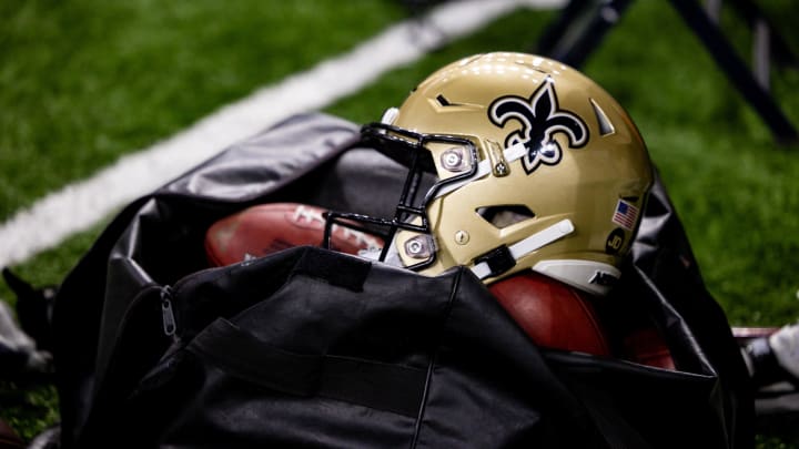 New Orleans Saints helmet and ball bag 