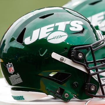 Oct 2, 2022; Pittsburgh, Pennsylvania, USA;  New York Jets helmets on the sidelines against the Pittsburgh Steelers during the second quarter at Acrisure Stadium. Mandatory Credit: Charles LeClaire-Imagn Images