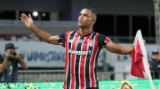 Juan anotou doblete e foi o nome da vitória do São Paulo no Mangueirão. 