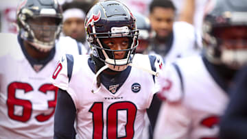 Former Houston Texans wide receiver DeAndre Hopkins (10) prepares to take on the Kansas City Chiefs in an AFC Divisional Round playoff football game at Arrowhead Stadium. 