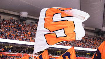 In Syracuse Orange news, LB Justin Barron is lauded, men's cross country climbs, and we dish on Joe Lunardi and the ACC.