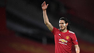 Livre, Cavani se aproxima de clube da Espanha. Uruguaio busca time para dar sequência a carreira. 