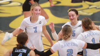 Shawnee Mission East players got a big surprise this week when Kansas City Chiefs defensive stars George Karlaftis and Trent McDuffie showed up at one of their games to show support for the team.