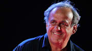 Michel Platini est un très grand joueur français. 