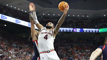 Auburn Tigers center Johni Broome (4)