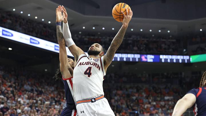 Auburn Tigers center Johni Broome (4)