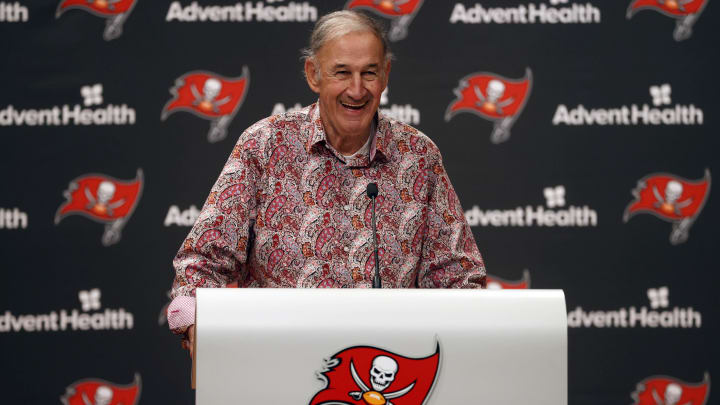 Jul 14, 2021; Tampa, Florida, USA; Tampa Bay Buccaneers former defensive coordinator Monte Kiffin is entered into the Tampa Bay Buccaneers-Ring of Honor at AdventHealth Training Center. Mandatory Credit: Kim Klement-USA TODAY Sports