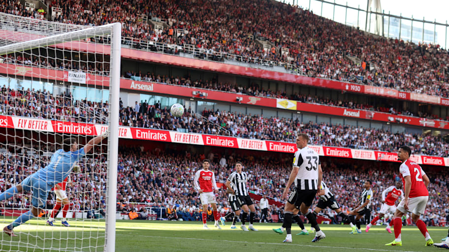 Eberechi Eze scoring.