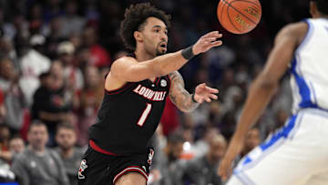 Louisville Cardinals guard J'Vonne Hadley (1)