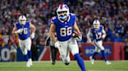 Nov 2, 2025; Orchard Park, New York, USA; Buffalo Bills tight end Dalton Kincaid (86) runs with the ball in the second quarter against the Kansas City Chiefs at Highmark Stadium. 