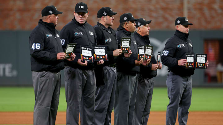 Umpires de la MLB utilizarán micrófonos