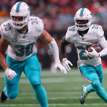Miami Dolphins running back De'Von Achane is a great prop target on Thursday.