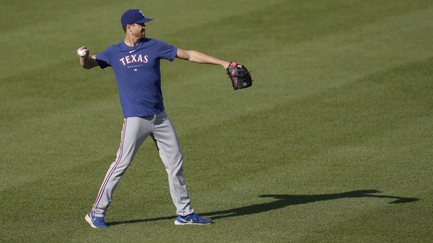 Should Jacob deGrom become a $37 million closer for the Texas Rangers?