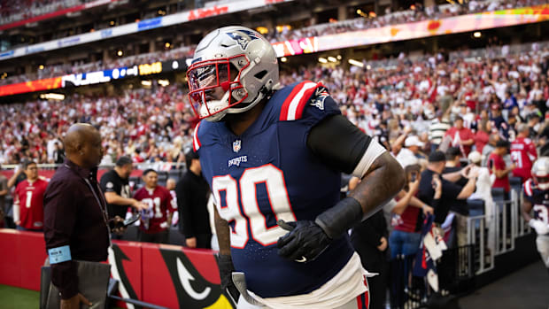 New England Patriots defensive tackle Christian Barmore (90) against the Arizona Cardinals at State Farm Stadium.