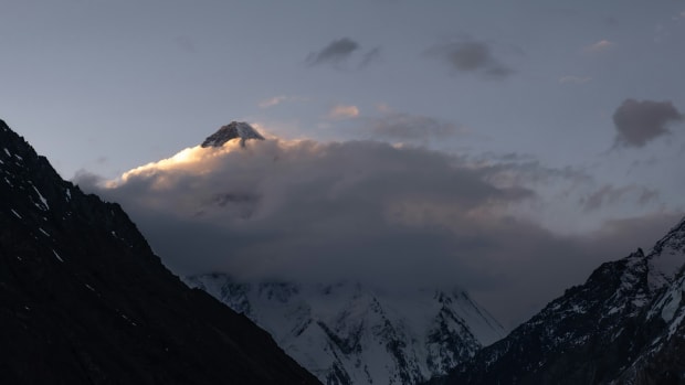  A picture of K2 in the clouds