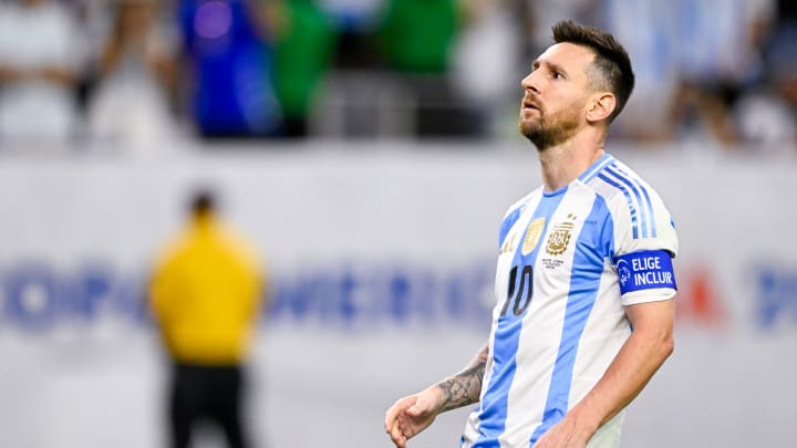 Lionel Messi desperdiçou pênalti contra o Equador