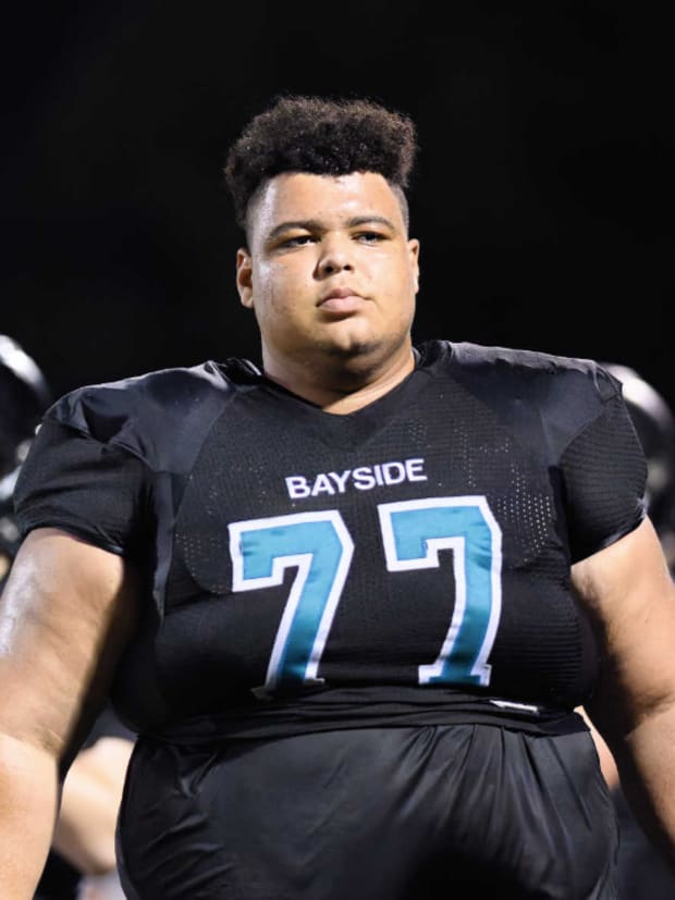 Astronaut vs. Bayside in Florida Varsity high school football clash -Sep. 26, 2025 