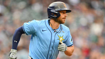 Brandon Lowe's single in the eighth inning gave the Tampa Bay Rays a lead over the San Francisco Giants on Saturday.
