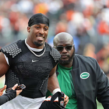 Oct 26, 2025; Cincinnati, Ohio, USA; New York Jets running back Breece Hall (20) celebrates the win against the Cincinnati Bengals at Paycor Stadium. Mandatory Credit: Joseph Maiorana-Imagn Images