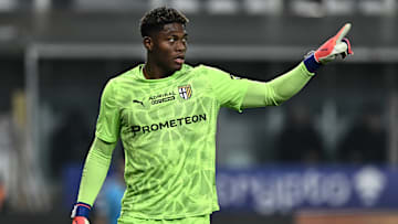 Parma-Keeper Zion Suzuki soll auch auf der FCB-Liste stehen