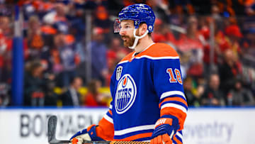 Edmonton Oilers left wing Zach Hyman (18) 