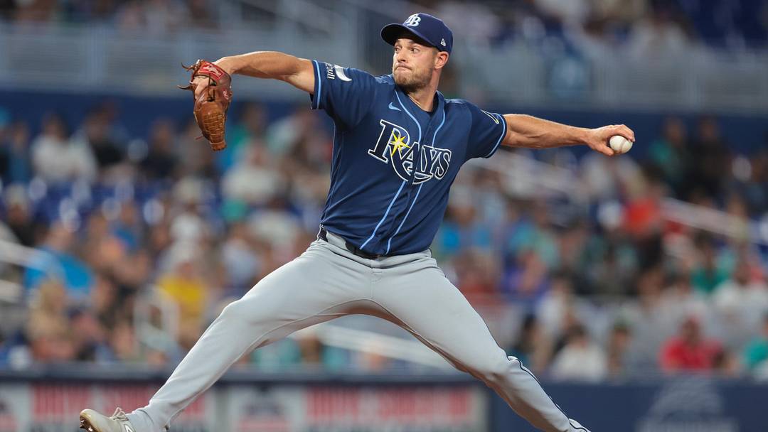 Jun 7, 2026; Miami, Florida, USA; Tampa Bay Rays pitcher Steven Matz (32) delivers a pitch against the Miami Marlins during the seventh inning at loanDepot Park. 