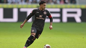 Sorgte beim Auswärtssieg in Mönchengladbach mit einer unfairen Aktion für große Empörung: Mainz-Spielmacher Nadiem Amiri Sorgte beim Auswärtssieg in Mönchengladbach mit einer unfairen Aktion für große Empörung: Mainz-Spielmacher Nadiem Amiri