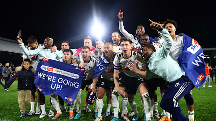 Para pemain Fulham rayakan promosi mereka ke Premier League
