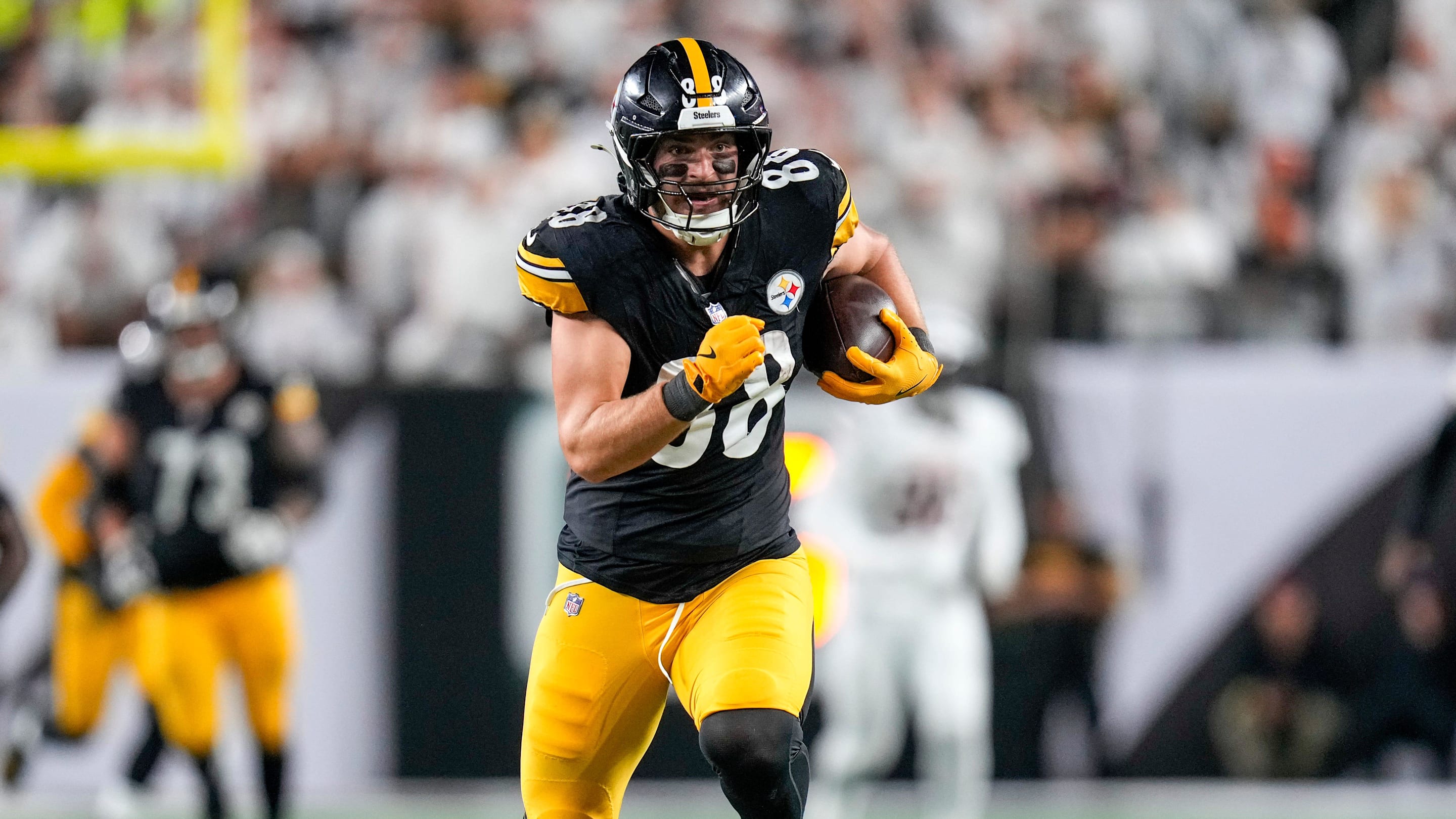 Liverpool Defender Jeremie Frimpong Faces Six Weeks Out with Hamstring Injury