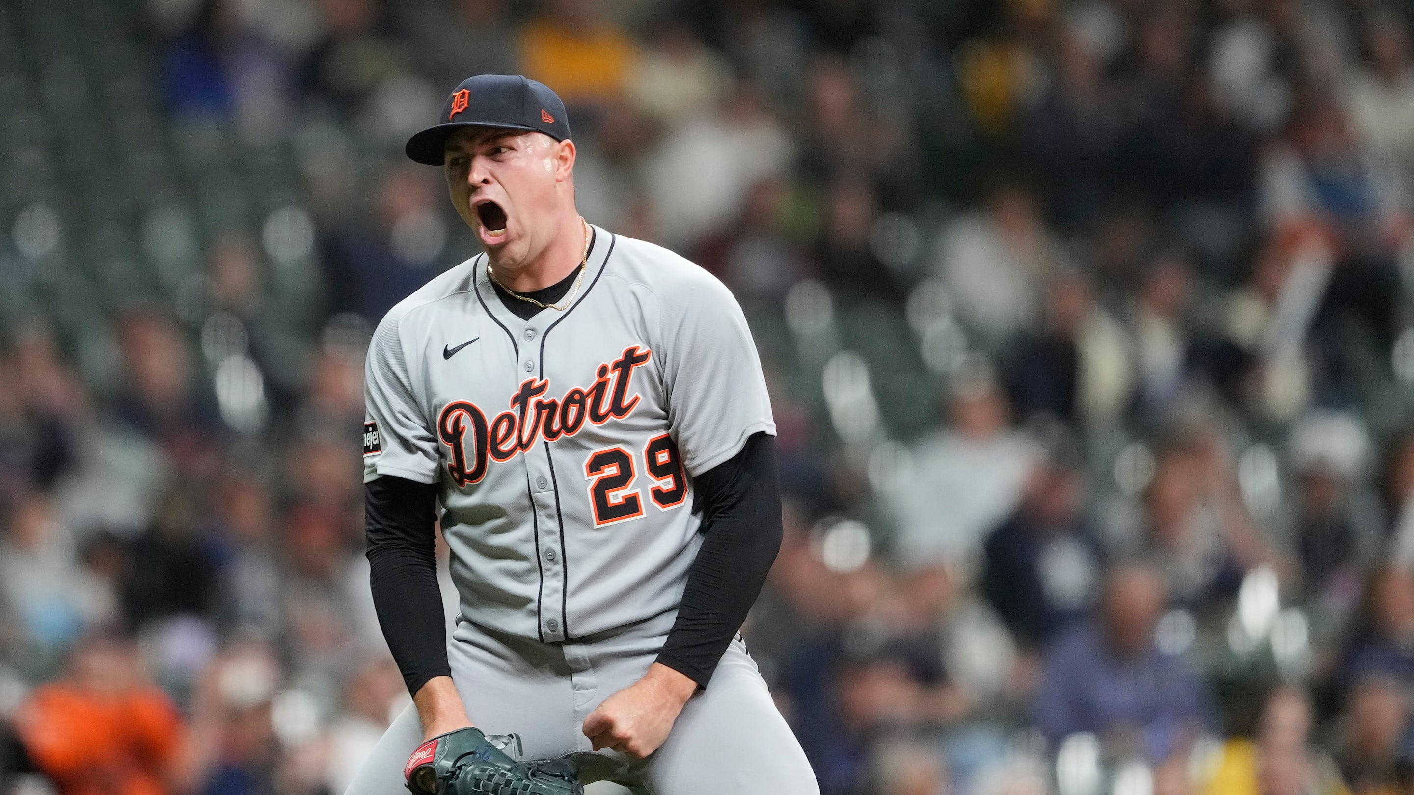 MLB magic numbers update: Brewers, Tigers lead charge toward division titles