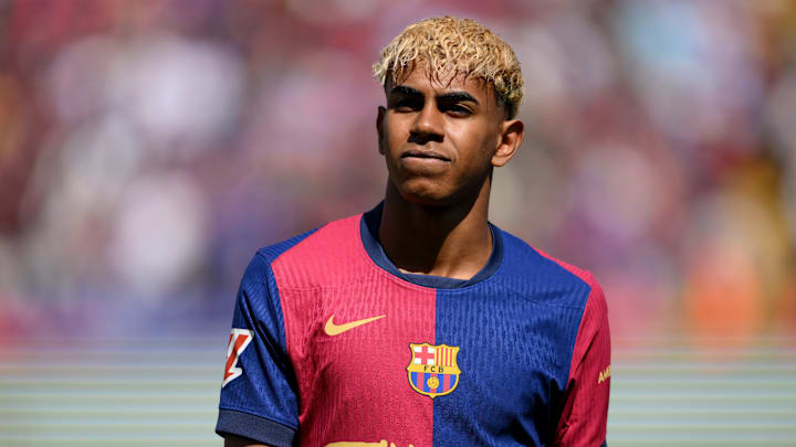 Lamine Yamal devrait débuter pour le derby de Barcelone. Lamine Yamal devrait débuter pour le derby de Barcelone.
