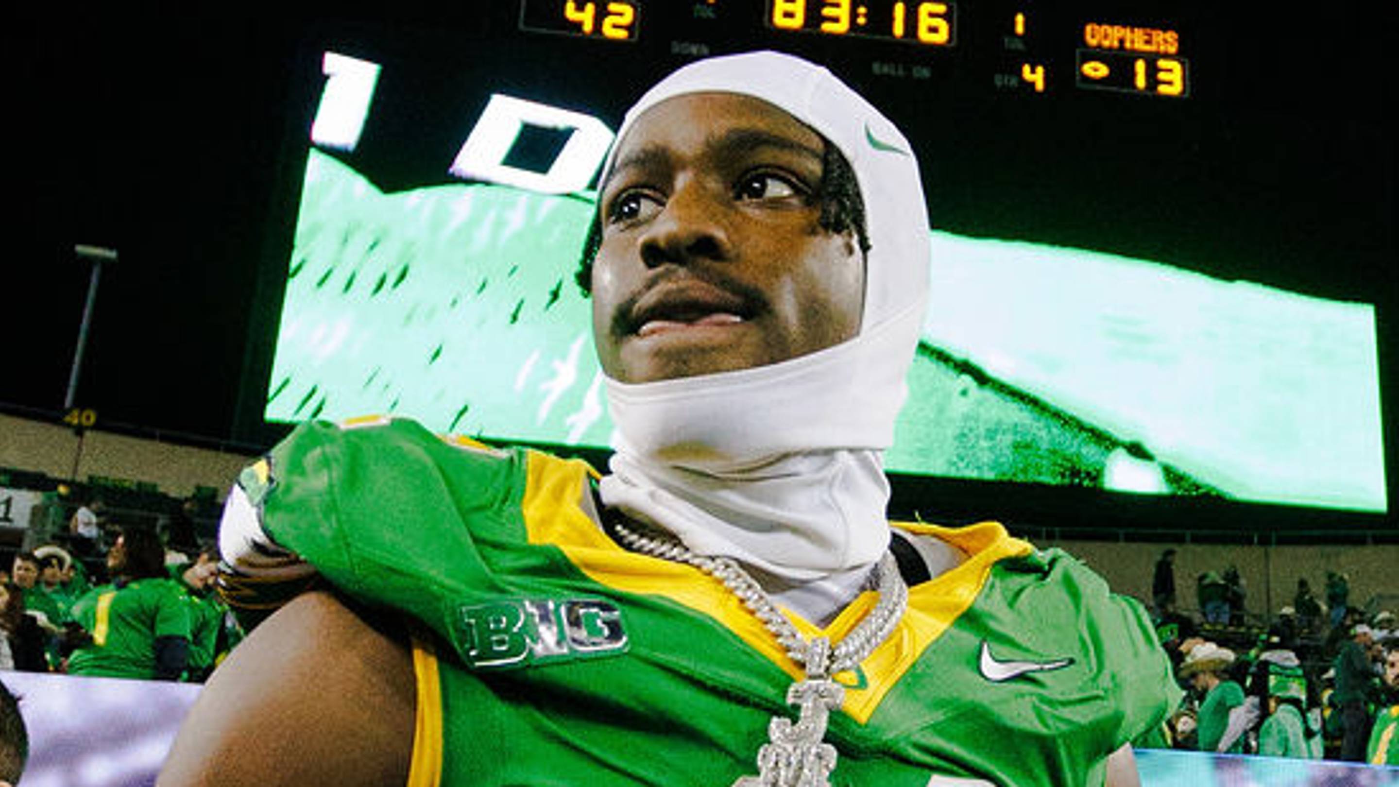 Oregon Ducks, Dante Moore Injury Report Takes Center Stage Before UCLA Bruins Test