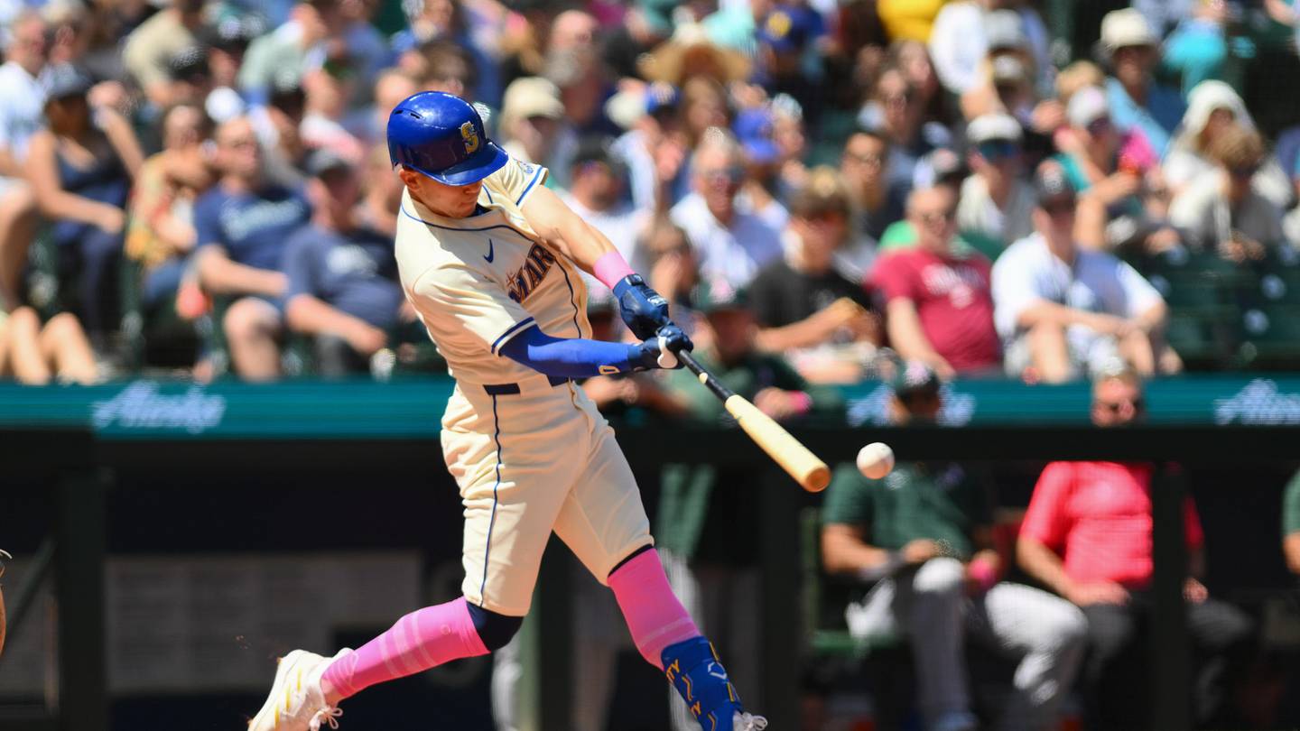 Popular Utility Player Suffers Scary Injury Down at Triple-A - Vimarsana News