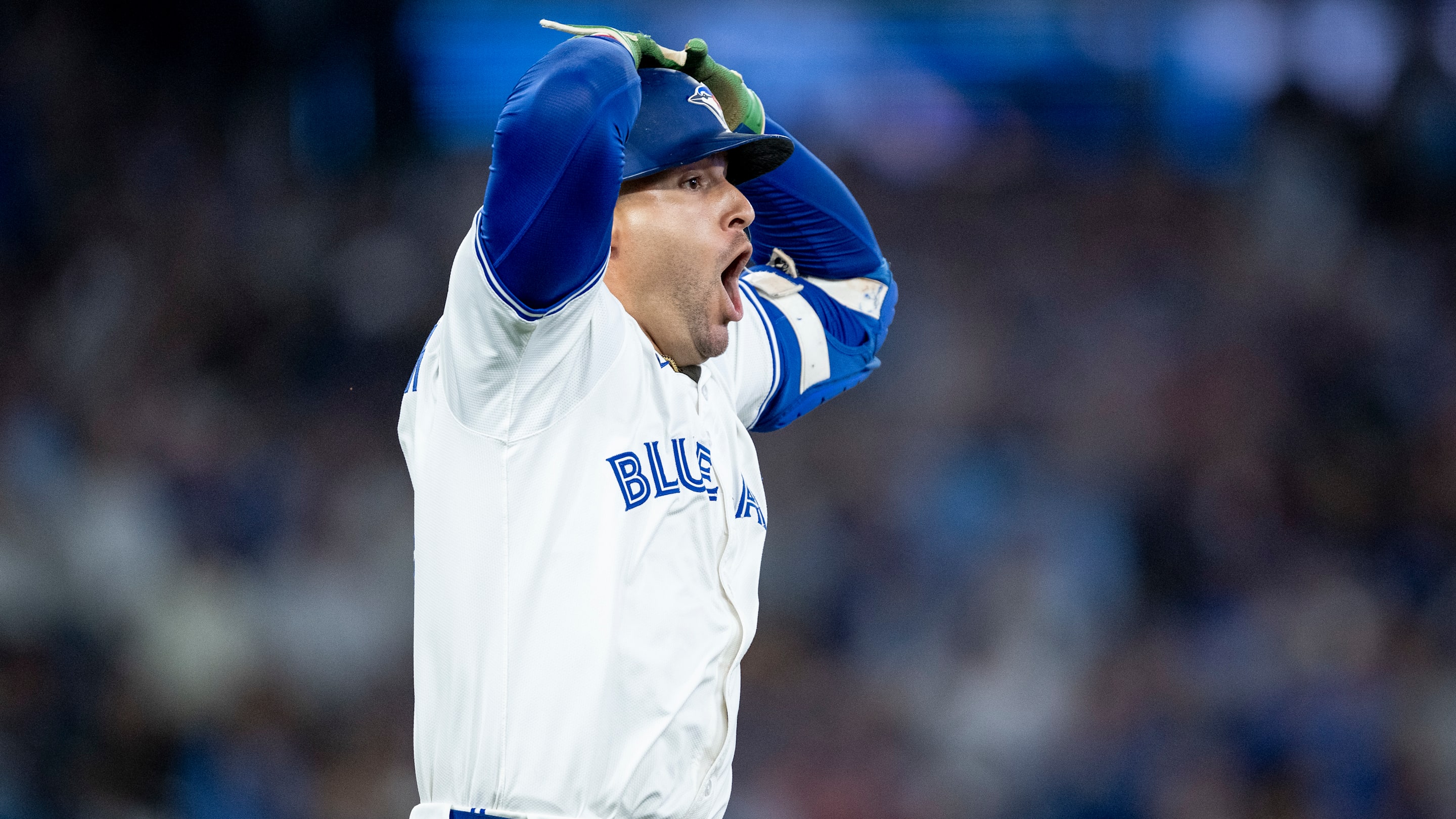 Blue Jays fans go full conspiracy theory as another brutal call costs Toronto thumbnail