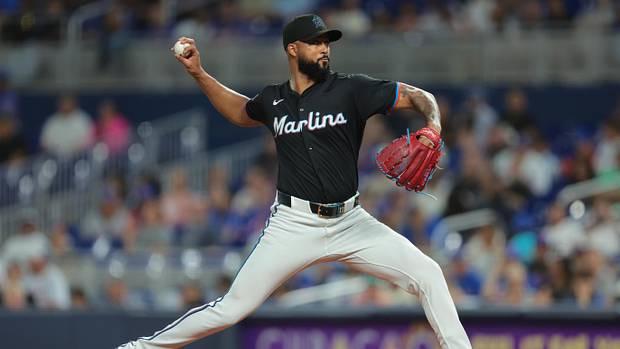 Miami Marlins pitcher Sandy Alcántar