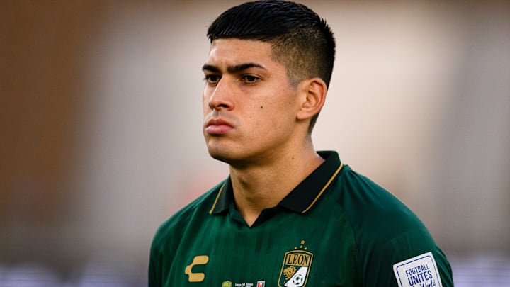Adonis Frías, do Léon, está a caminho do Brasil para fechar com o Santos Adonis Frías, do Léon, está a caminho do Brasil para fechar com o Santos
