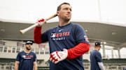 Alex Bregman pegó su primer jonrón con Boston 