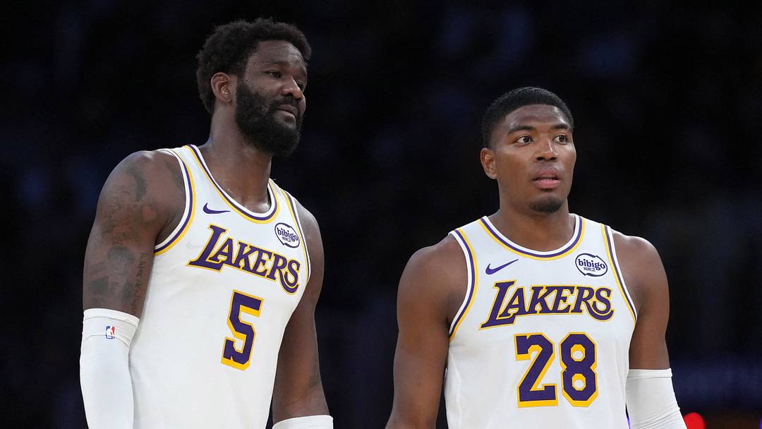 Los Angeles Lakers center Deandre Ayton (5) and forward Rui Hachimura (28)