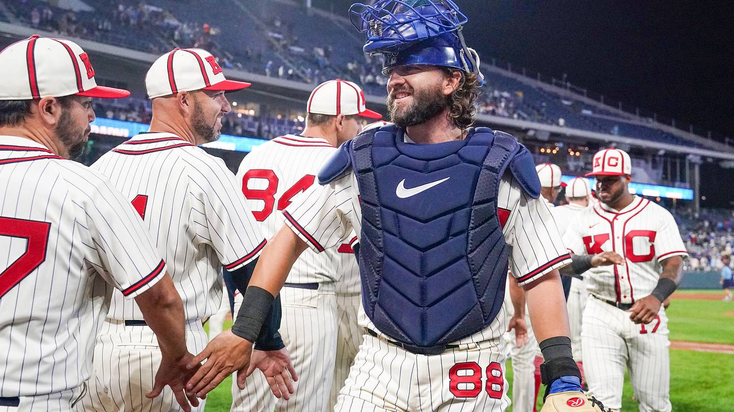 The KC Royals have a catching dilemma on their hands - Vimarsana News